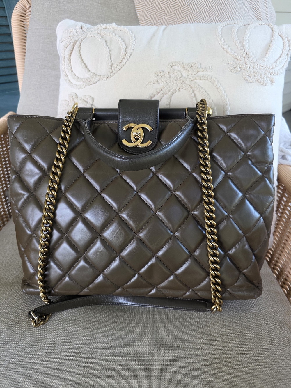 Chanel Quilted Leather Chain Tote Bag - Dark Green - Picture 1 of 13